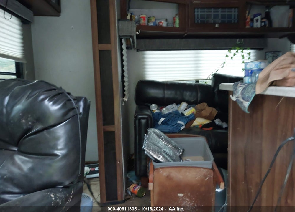 2019 HEARTLAND MALLARD M27 VIN: 5SFNB3021KE389687