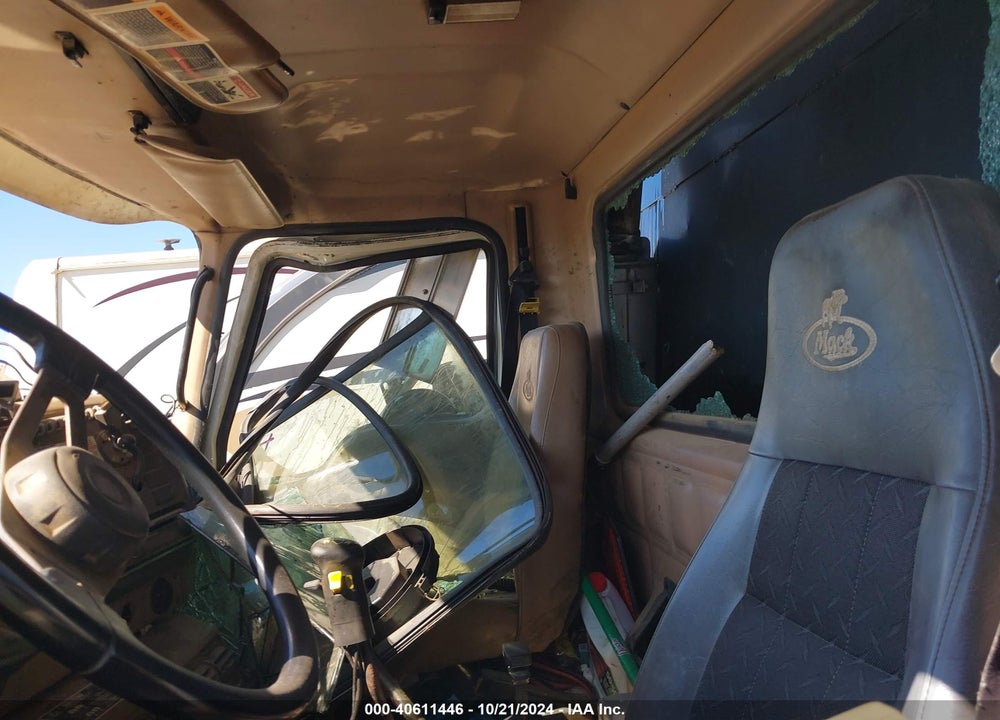 2004 MACK CV713 CV700 VIN: 1M2AG11C14M014451