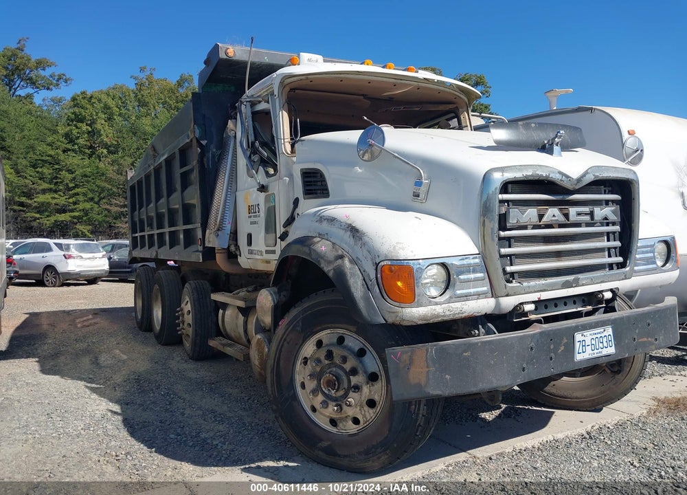 2004 MACK CV713 CV700 VIN: 1M2AG11C14M014451