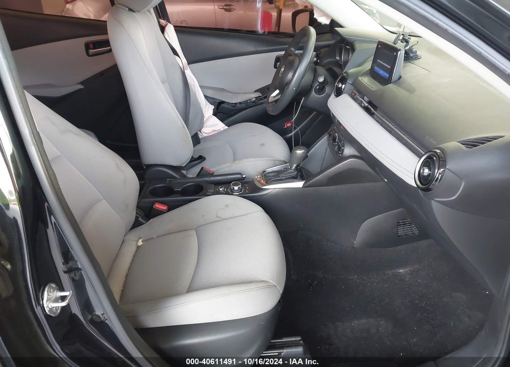 2019 TOYOTA YARIS LE VIN: 3MYDLBYV9KY510605