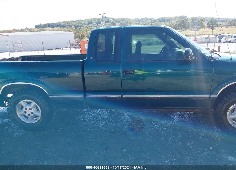 1997 CHEVROLET T10 LS SPORTSIDE VIN: 1GCDT19X5VK177606