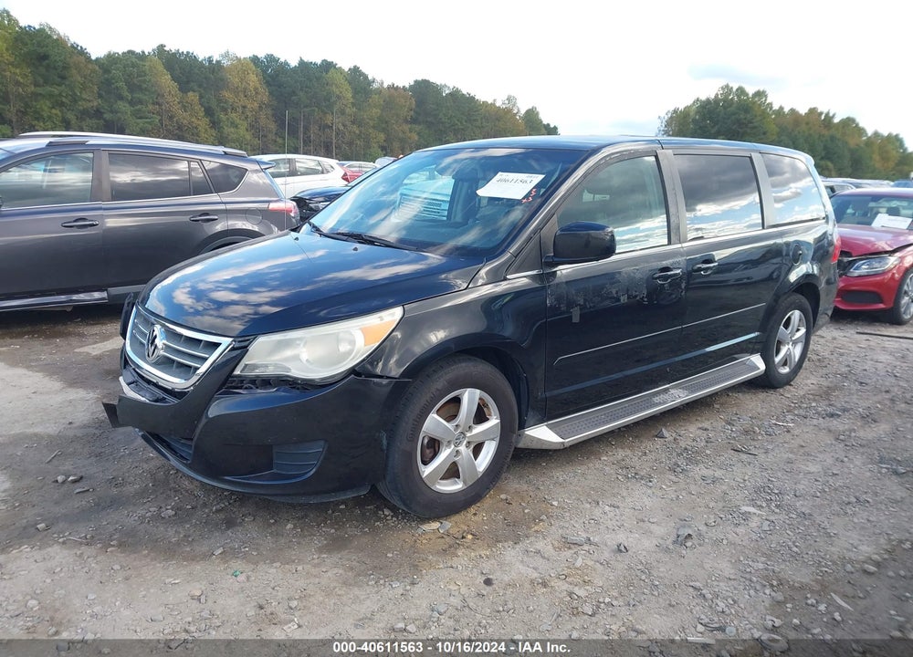 2010 VOLKSWAGEN ROUTAN SE VIN: 2V4RW3D11AR272788