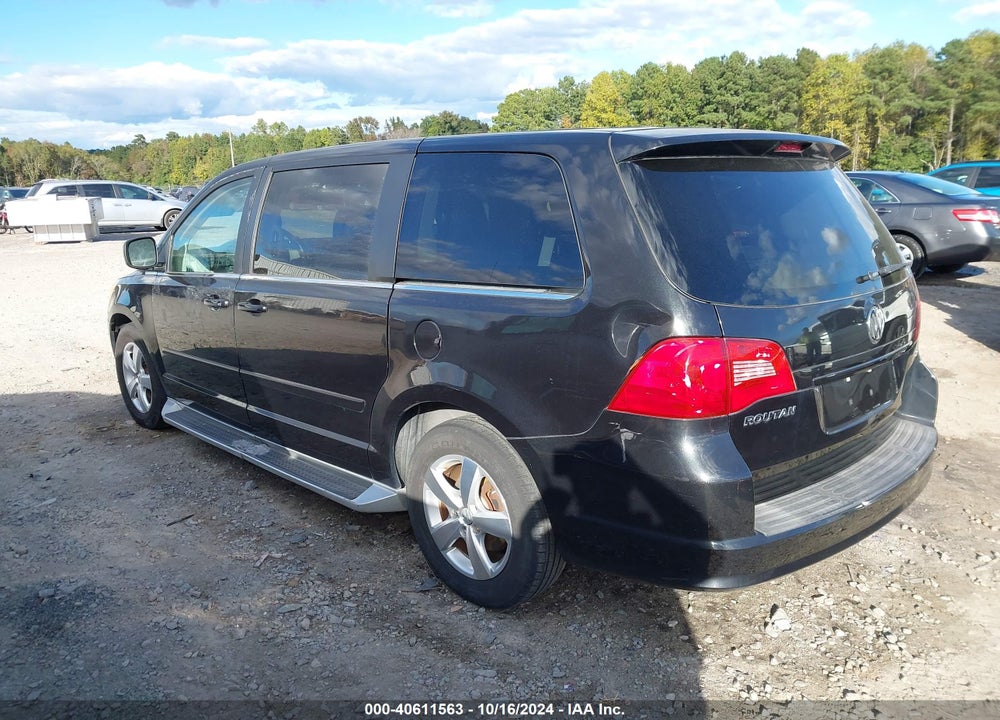2010 VOLKSWAGEN ROUTAN SE VIN: 2V4RW3D11AR272788