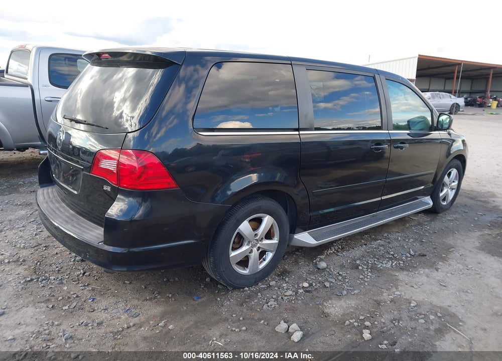 2010 VOLKSWAGEN ROUTAN SE VIN: 2V4RW3D11AR272788
