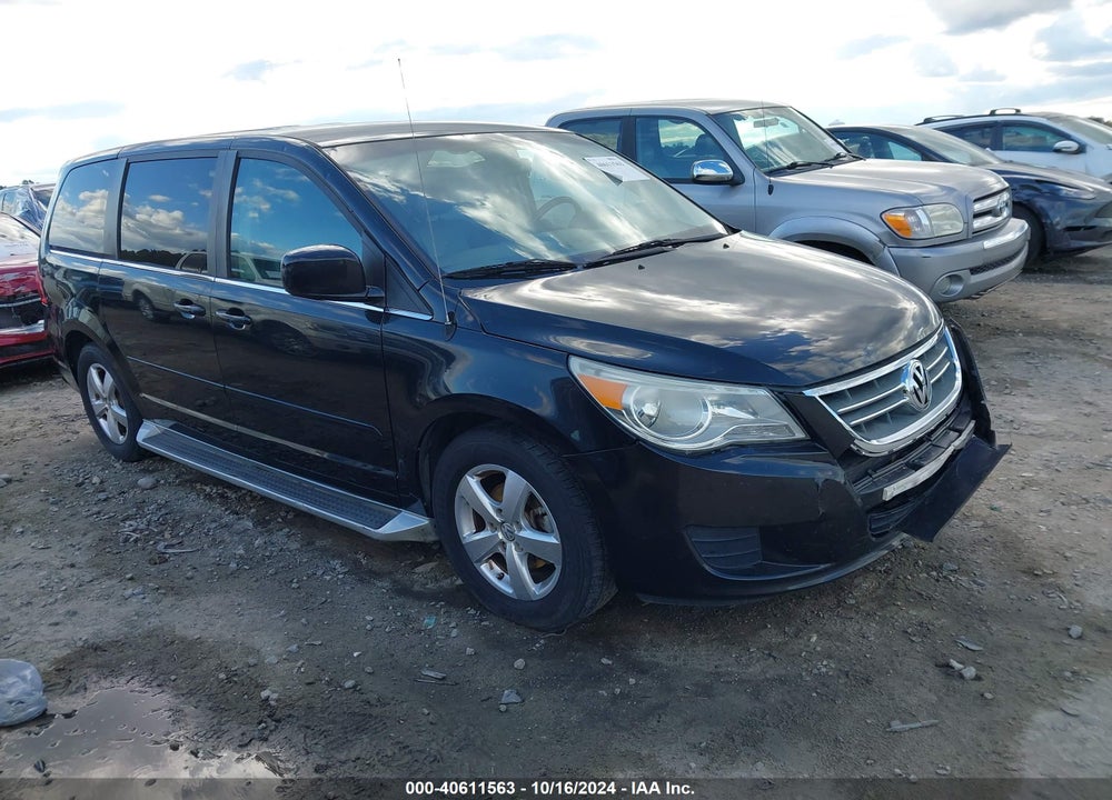 2010 VOLKSWAGEN ROUTAN SE VIN: 2V4RW3D11AR272788
