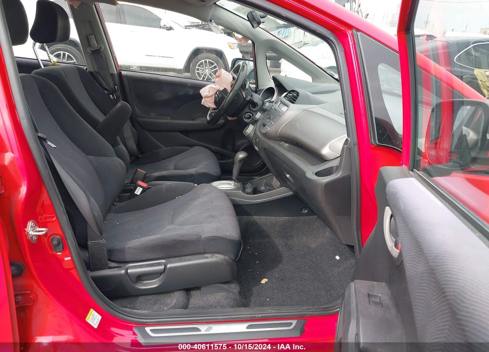 2011 HONDA FIT SPORT VIN: JHMGE8H52BC005022