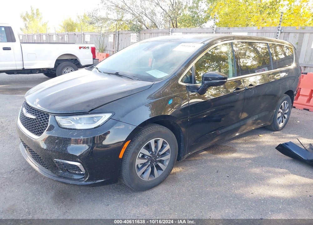 2022 CHRYSLER PACIFICA HYBRID TOURING L VIN: 2C4RC1L7XNR137098