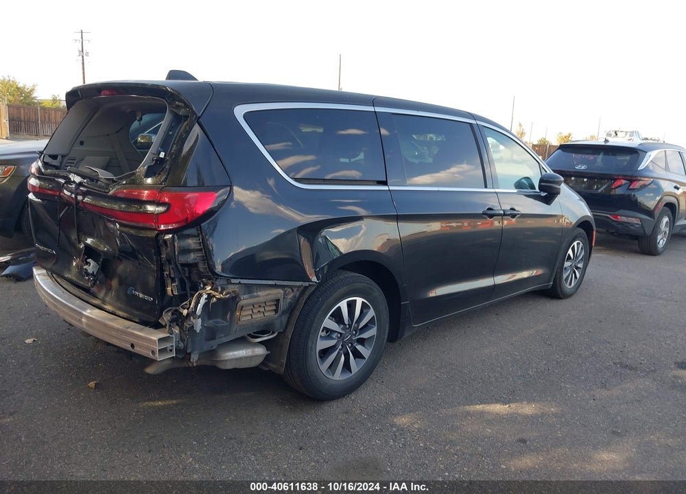 2022 CHRYSLER PACIFICA HYBRID TOURING L VIN: 2C4RC1L7XNR137098