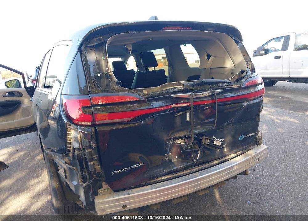2022 CHRYSLER PACIFICA HYBRID TOURING L VIN: 2C4RC1L7XNR137098