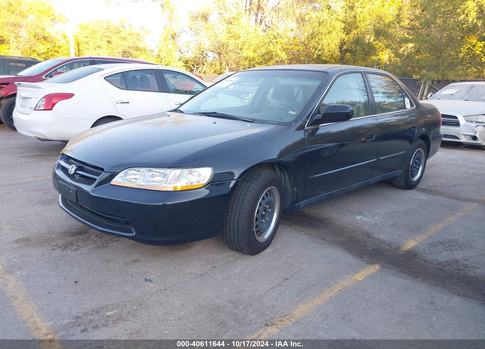 2000 HONDA ACCORD 3.0 LX VIN: 1HGCG1647YA006023