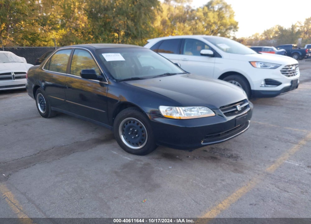 2000 HONDA ACCORD 3.0 LX VIN: 1HGCG1647YA006023