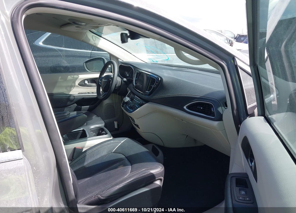 2022 CHRYSLER PACIFICA TOURING L VIN: 2C4RC1BG2NR220073