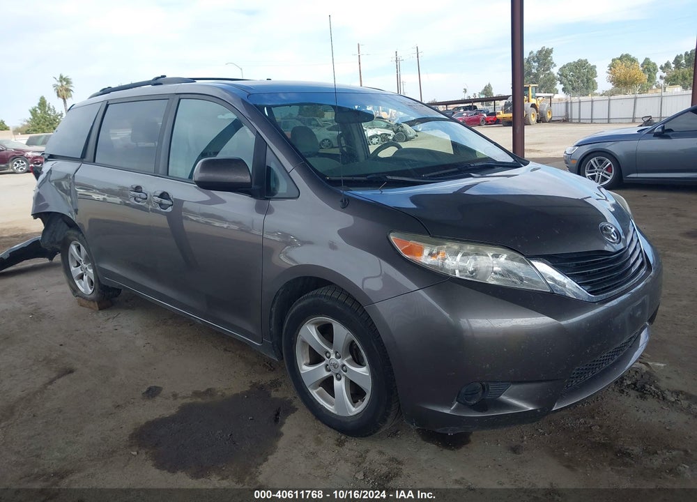 2014 TOYOTA SIENNA LE V6 8 PASSENGER VIN: 5TDKK3DC4ES498992