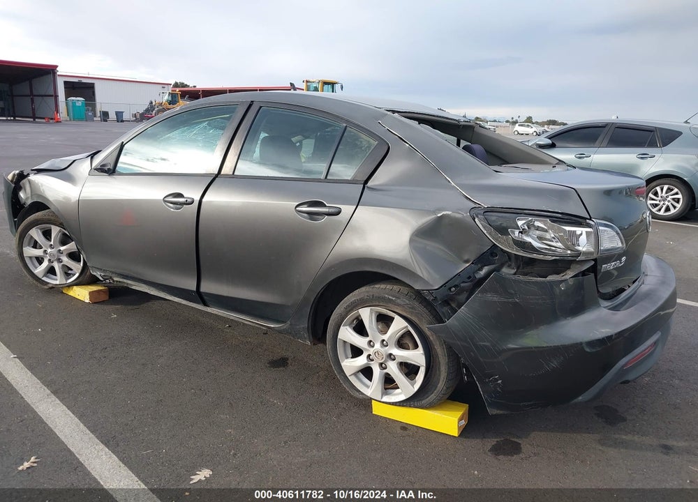 2011 MAZDA 3 I TOURING VIN: JM1BL1VG7B1402574