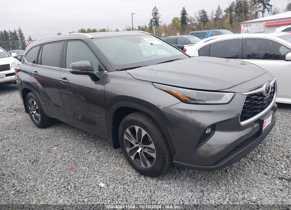 2024 TOYOTA HIGHLANDER XLE VIN: 5TDKDRBH0RS569851