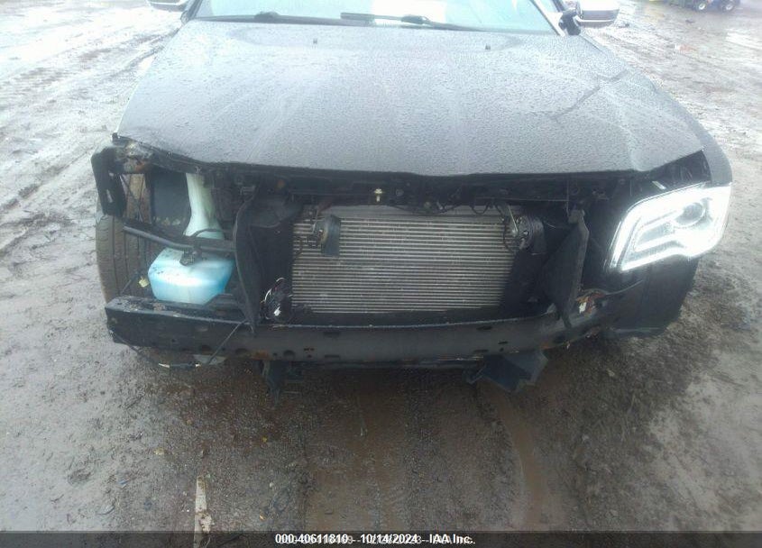 2013 CHRYSLER 300C VIN: 2C3CCAET9DH661710