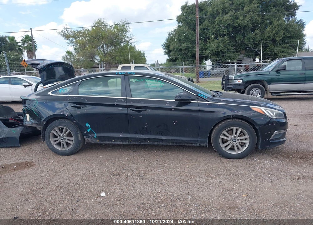 2015 HYUNDAI SONATA SE VIN: 5NPE24AF5FH000565