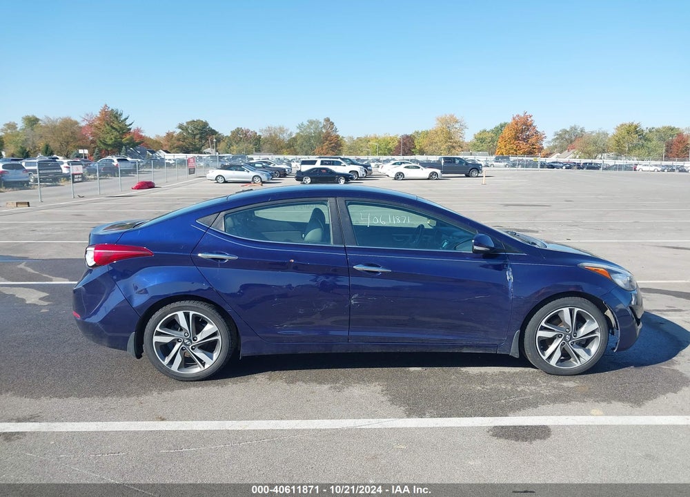 2014 HYUNDAI ELANTRA VIN: 5NPDH4AE3EH528556