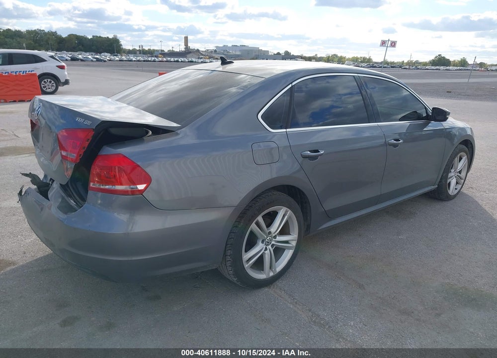 2014 VOLKSWAGEN PASSAT 2.0L TDI SE VIN: 1VWBN7A3XEC049897