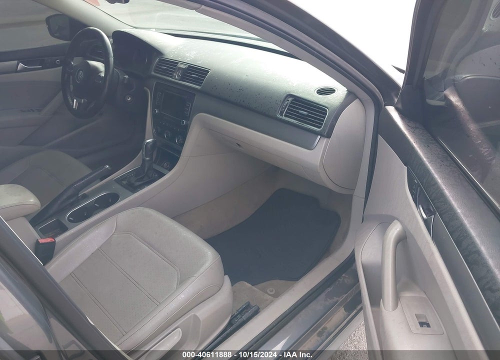 2014 VOLKSWAGEN PASSAT 2.0L TDI SE VIN: 1VWBN7A3XEC049897