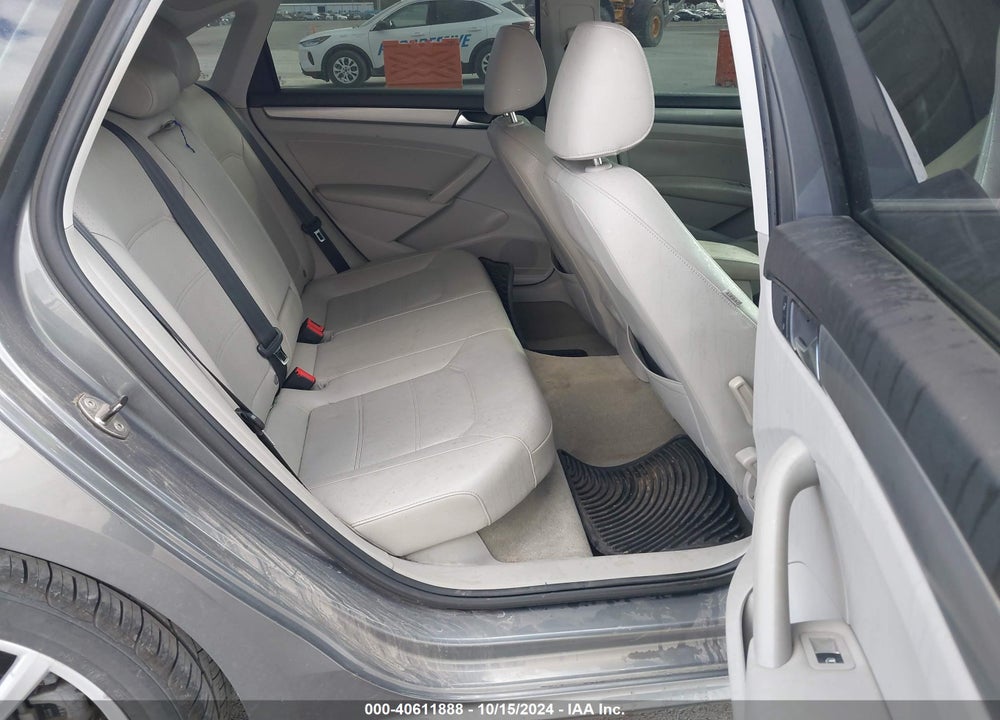 2014 VOLKSWAGEN PASSAT 2.0L TDI SE VIN: 1VWBN7A3XEC049897