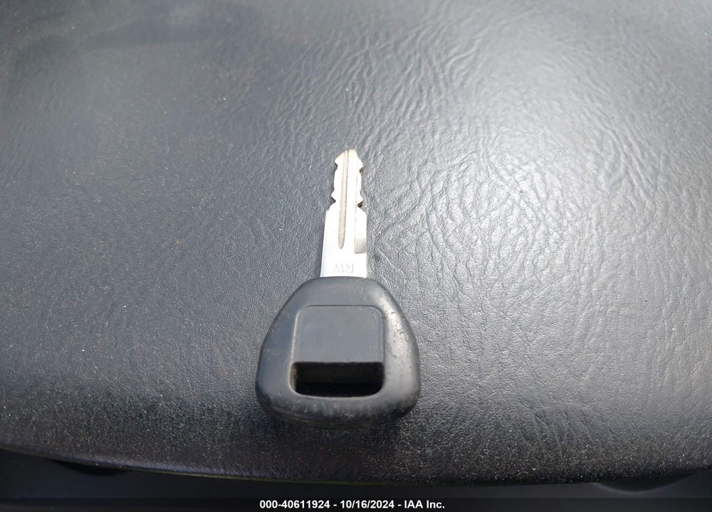 2005 ACURA MDX VIN: 2HNYD18885H537817