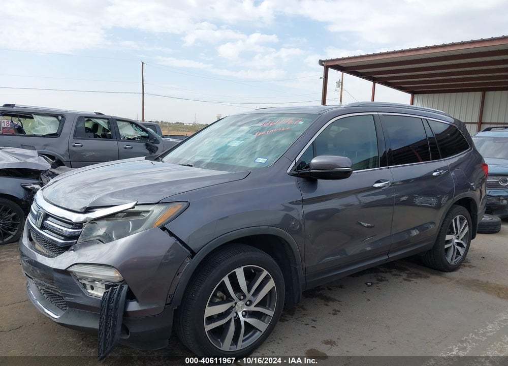 2017 HONDA PILOT TOURING VIN: 5FNYF5H99HB011657