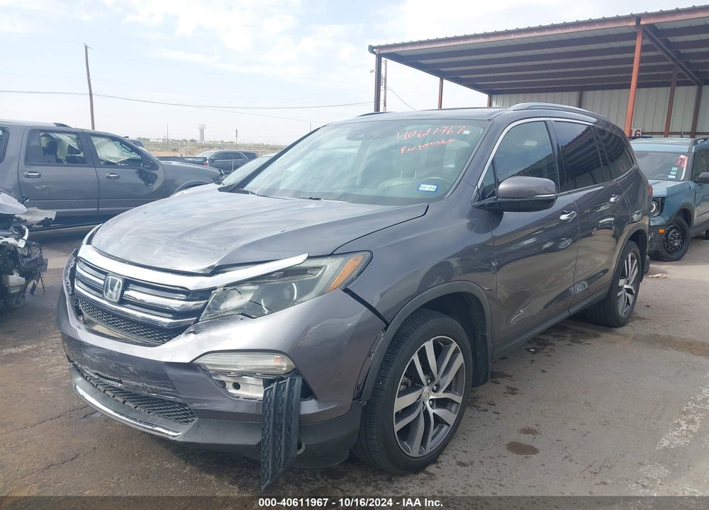 2017 HONDA PILOT TOURING VIN: 5FNYF5H99HB011657