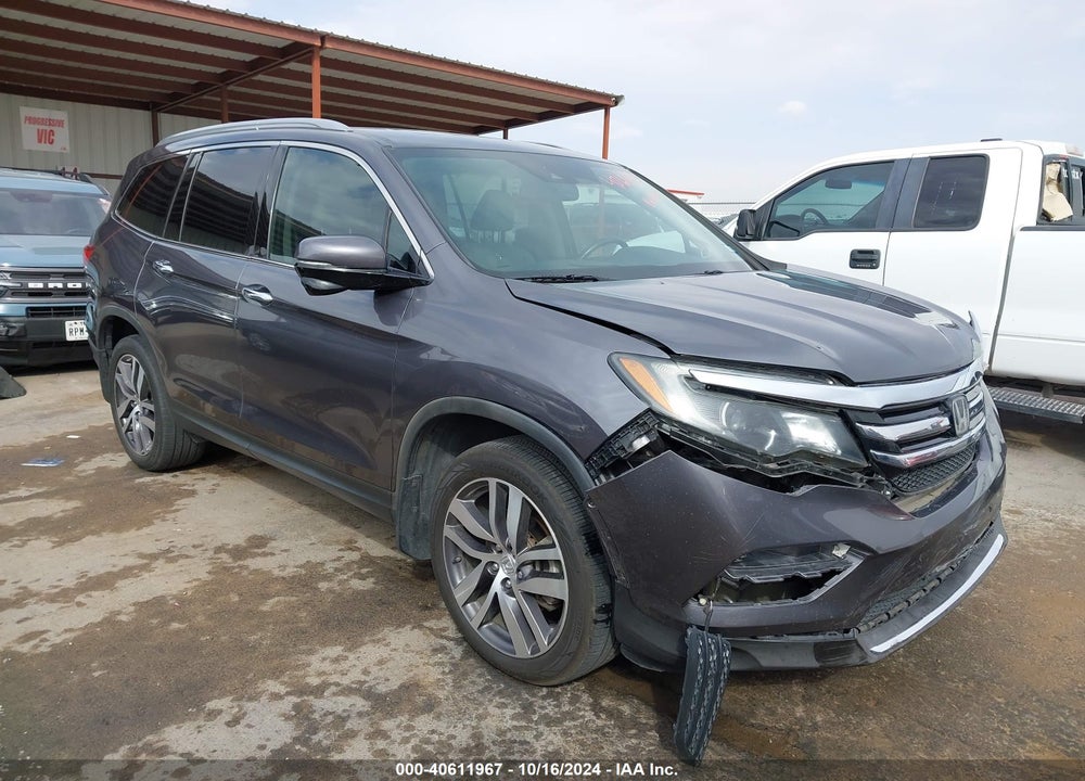 2017 HONDA PILOT TOURING VIN: 5FNYF5H99HB011657