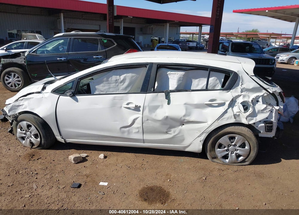 2017 KIA FORTE LX VIN: KNAFK5A81H5695266