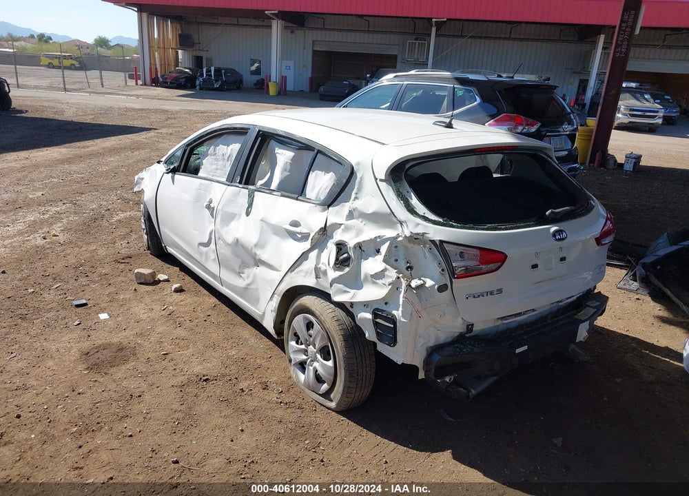 2017 KIA FORTE LX VIN: KNAFK5A81H5695266