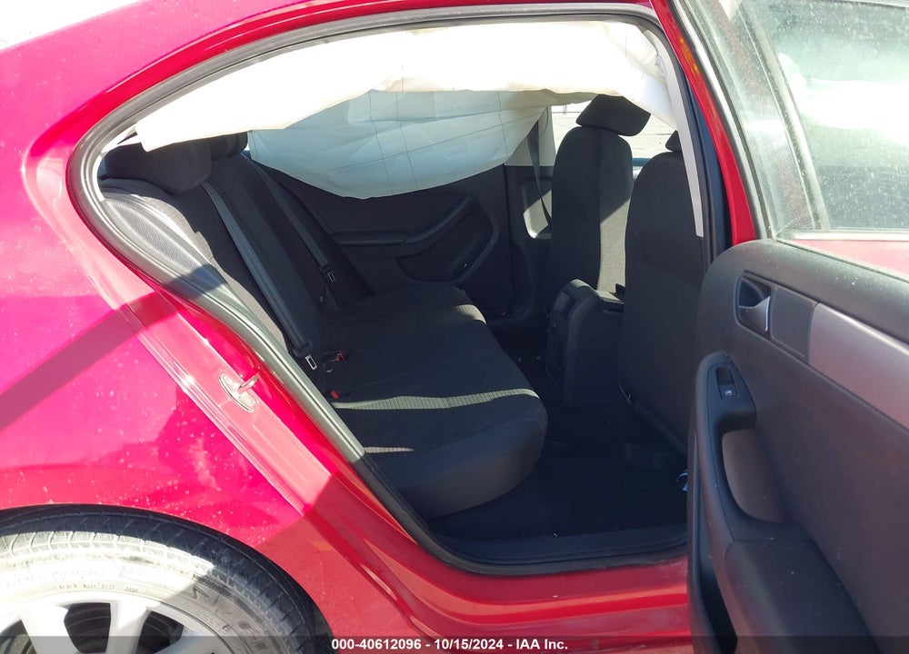 2015 VOLKSWAGEN JETTA 1.8T SE VIN: 3VWD17AJXFM323621