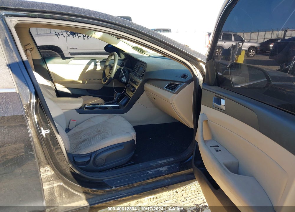2015 HYUNDAI SONATA SE VIN: 5NPE24AF6FH197522