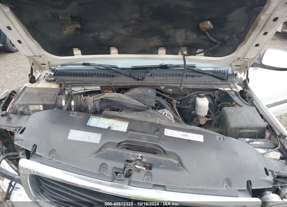 2000 GMC YUKON XL 1500 SLE VIN: 3GKEC16T4YG139001