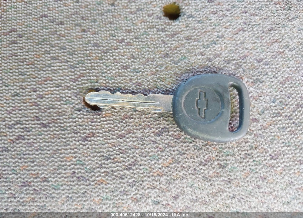 2002 CHEVROLET ASTRO LS VIN: 1GNEL19X42B101804