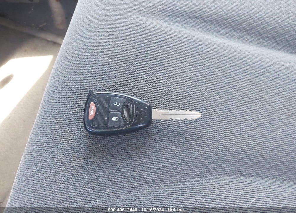 2005 CHRYSLER TOWN & COUNTRY LX VIN: 2C4GP44R05R483772