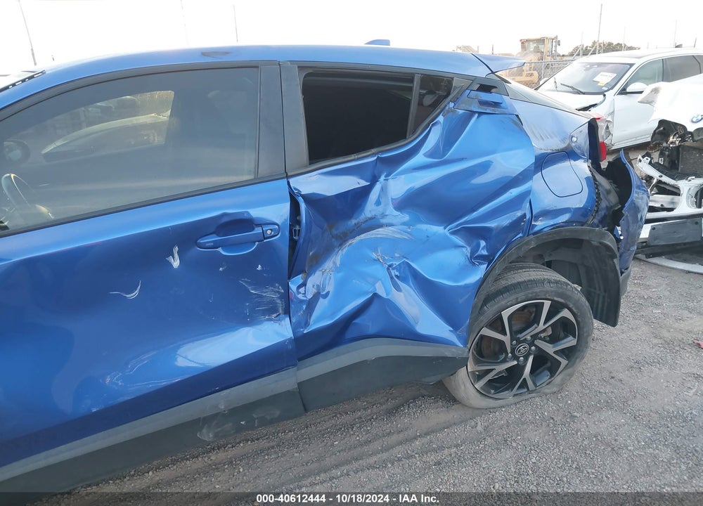 2021 TOYOTA C-HR XLE VIN: JTNKHMBX6M1119069