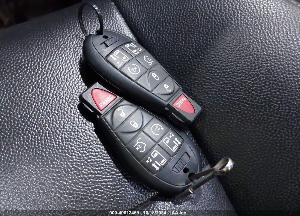 2015 CHRYSLER TOWN & COUNTRY TOURING VIN: 2C4RC1BG7FR572745