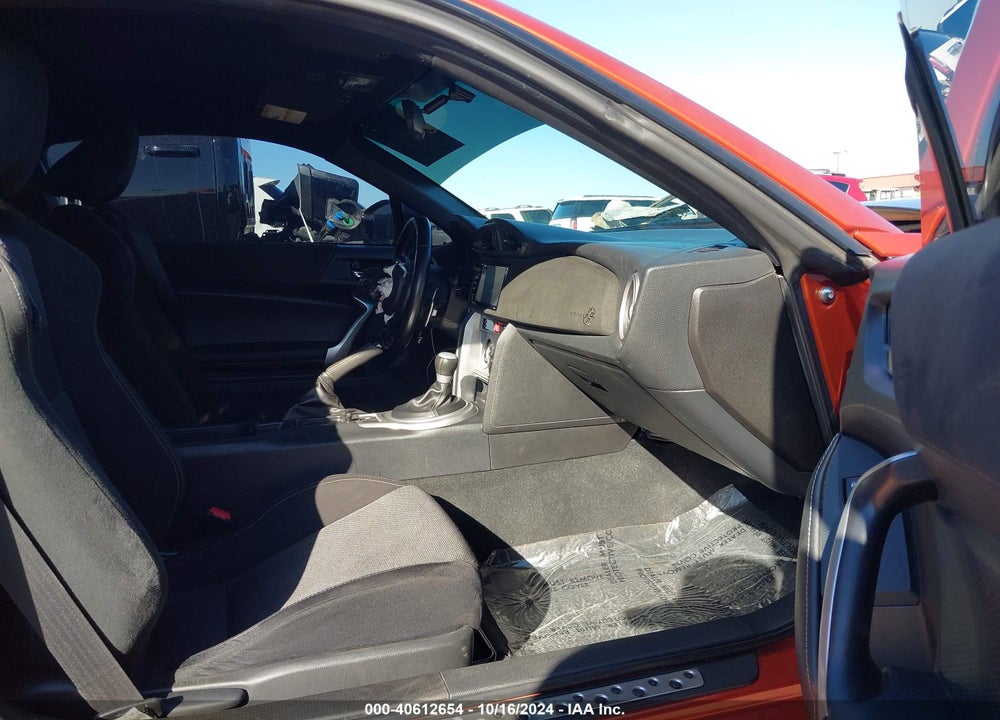 2017 TOYOTA 86 VIN: JF1ZNAA12H8702331
