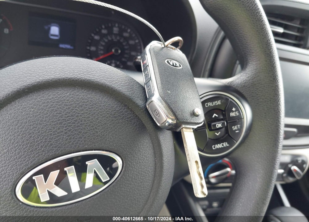 2020 KIA SOUL LX VIN: KNDJ23AU6L7110323