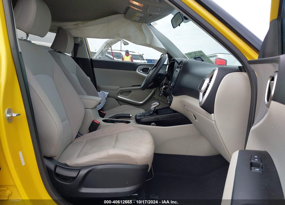 2020 KIA SOUL LX VIN: KNDJ23AU6L7110323