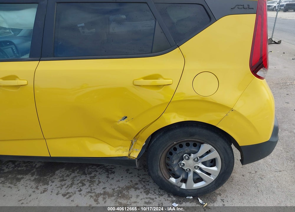 2020 KIA SOUL LX VIN: KNDJ23AU6L7110323