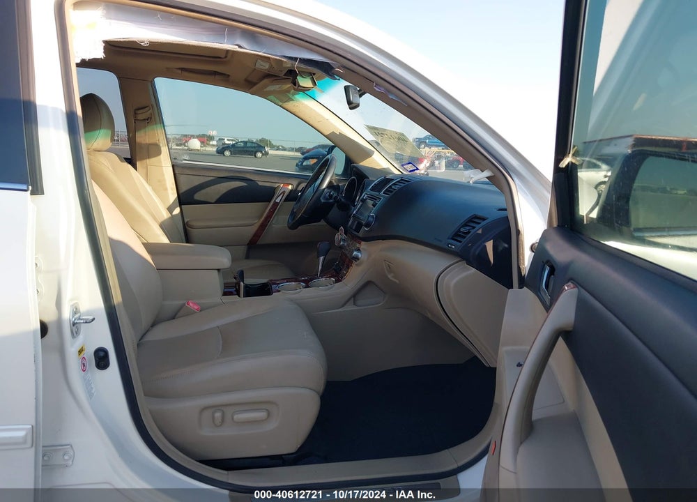 2013 TOYOTA HIGHLANDER LIMITED V6 VIN: 5TDYK3EH4DS104622