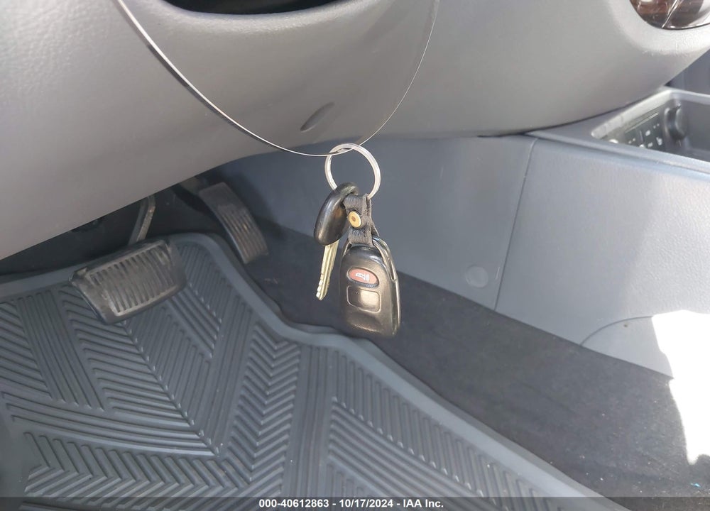 2011 HYUNDAI SANTA FE SE VIN: 5XYZHDAG8BG065047