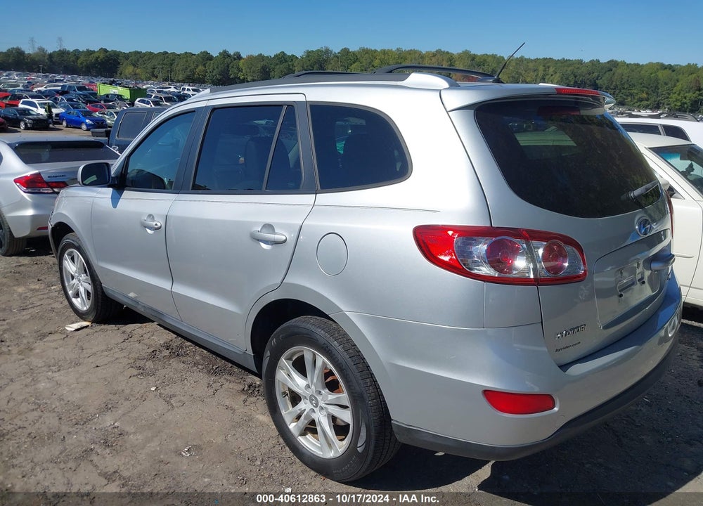 2011 HYUNDAI SANTA FE SE VIN: 5XYZHDAG8BG065047