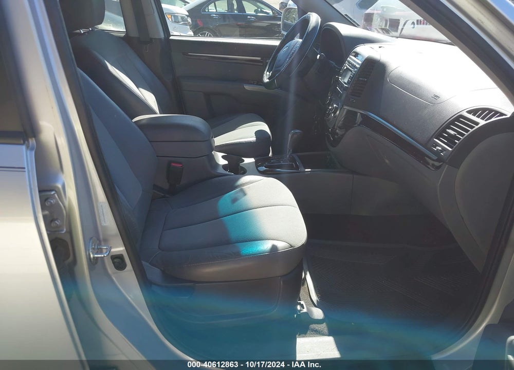2011 HYUNDAI SANTA FE SE VIN: 5XYZHDAG8BG065047