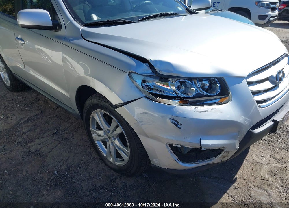 2011 HYUNDAI SANTA FE SE VIN: 5XYZHDAG8BG065047