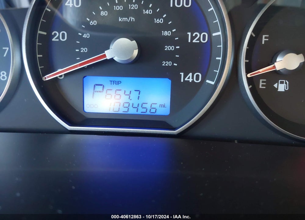2011 HYUNDAI SANTA FE SE VIN: 5XYZHDAG8BG065047