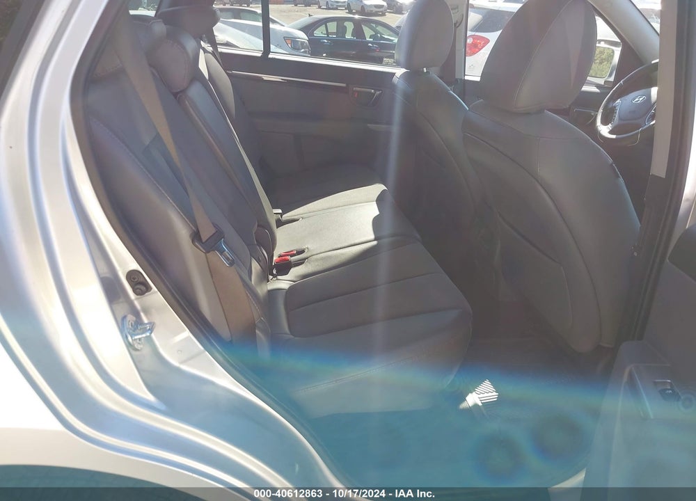 2011 HYUNDAI SANTA FE SE VIN: 5XYZHDAG8BG065047