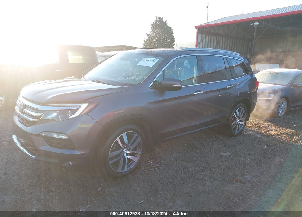 2018 HONDA PILOT TOURING VIN: 5FNYF5H99JB014547